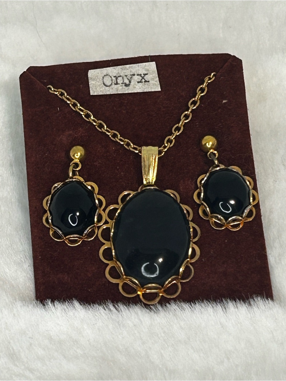 VINTAGE ONYX NECKLACE AND PIERCED EARRINGS SET